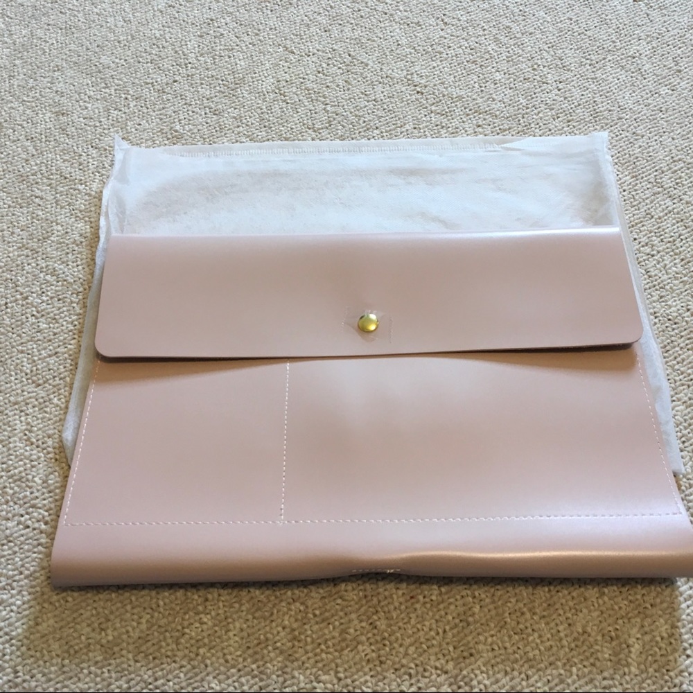 The Marilyn Organizer Clutch in Blush